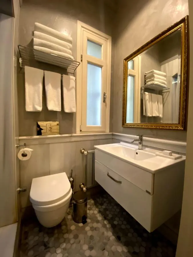 Meroddi Galata Flats Istanbul