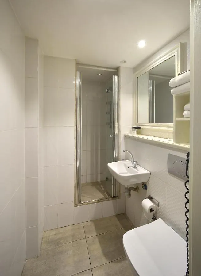 Meroddi Galata Flats Istanbul Apartment